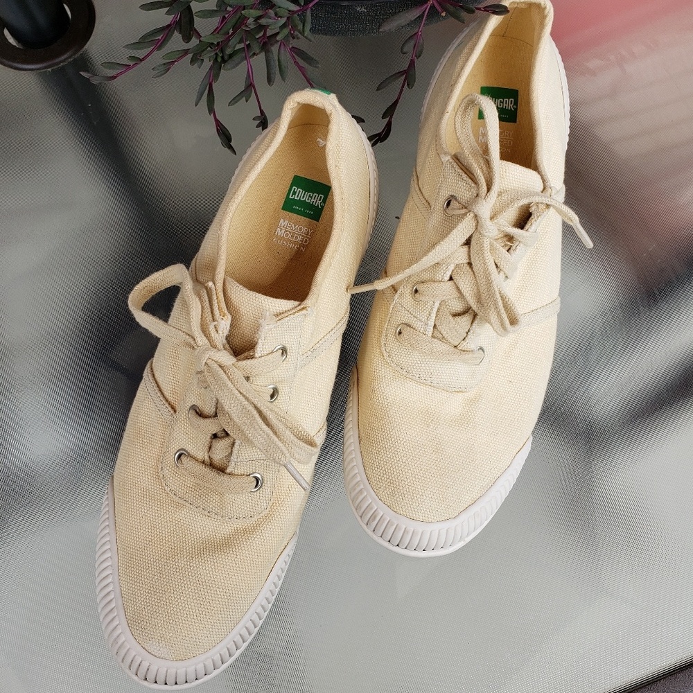 Womans cougar canvas tennis shoes